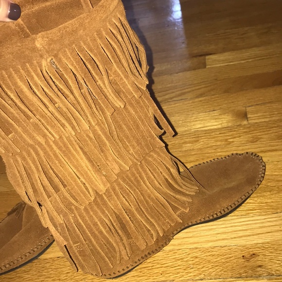 Three Layer Fringe Minnetonka Boots Size 6 - Picture 4 of 5